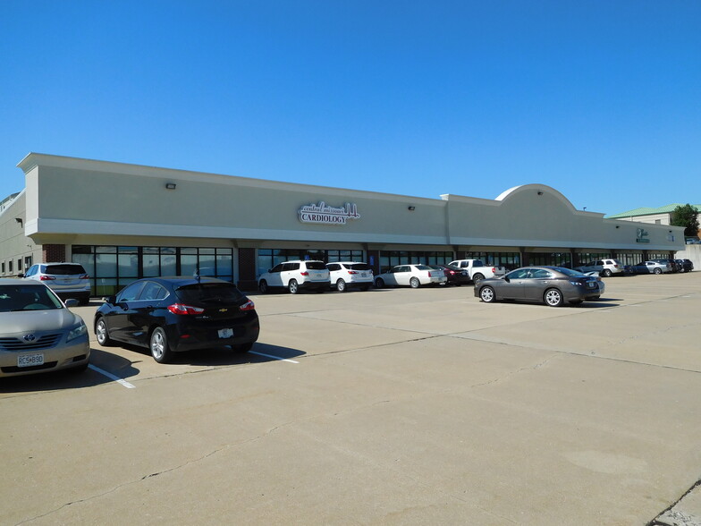 3501 W Truman Blvd, Jefferson City, MO for rent - Building Photo - Image 1 of 2