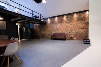 38-40 Upper Clapton Rd, London to rent Interior Photo- Image 2 of 16