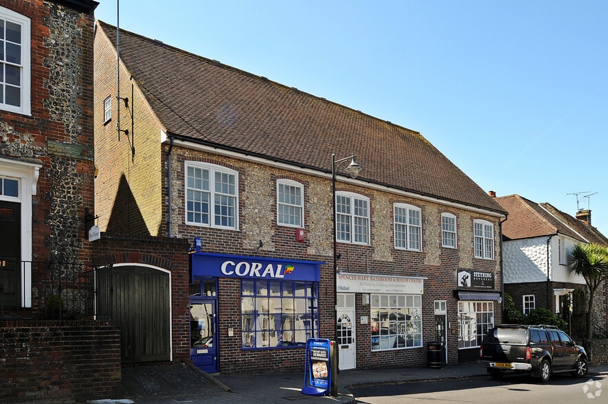 7779 High St, Steyning, BN44 3RE UK