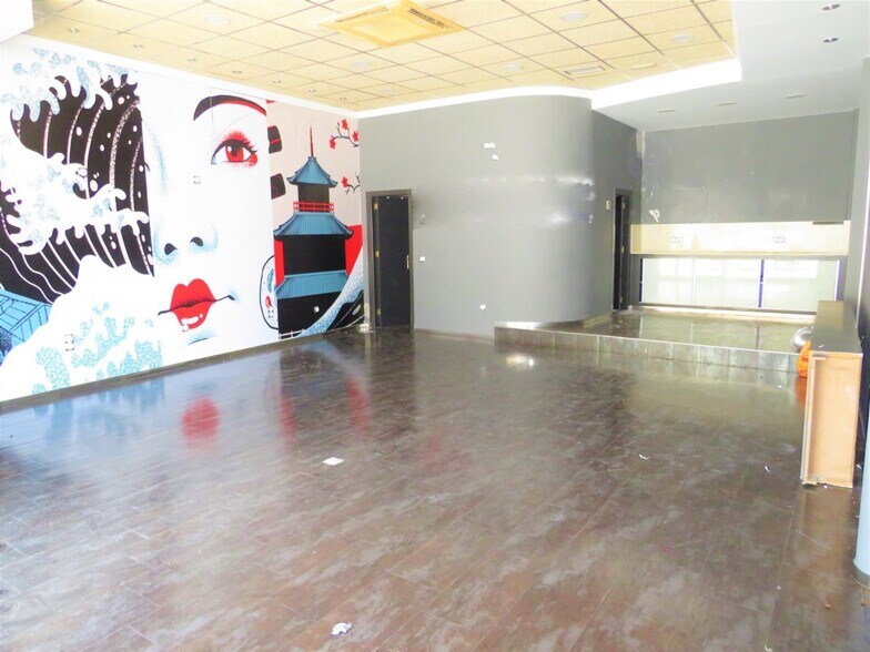 Retail in Molina de Segura to rent - Interior Photo - Image 2 of 8