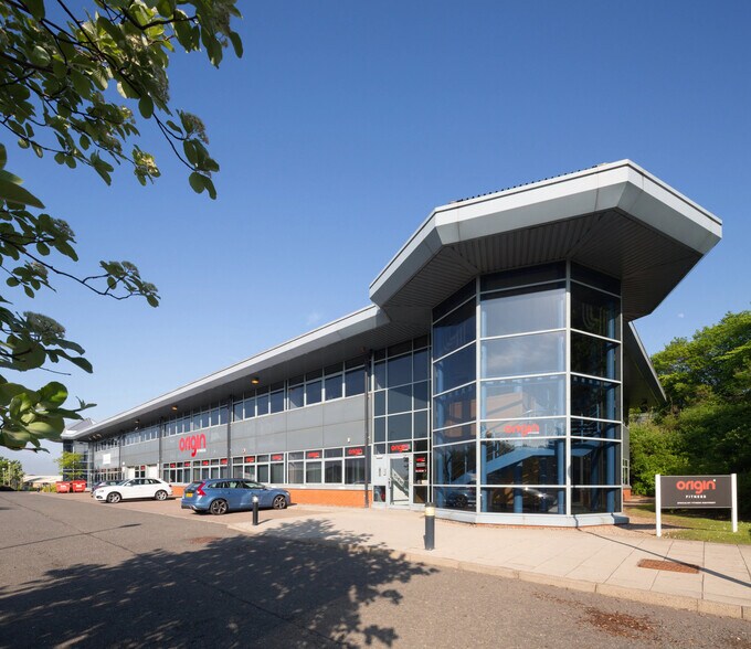 21 Cliftonhall Rd, Newbridge to rent - Building Photo - Image 1 of 5