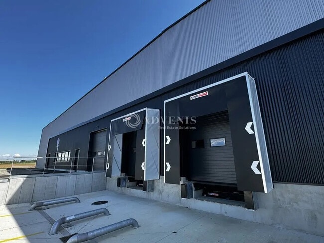 Location Entrepôt 1 879 m² à 3 859 m²