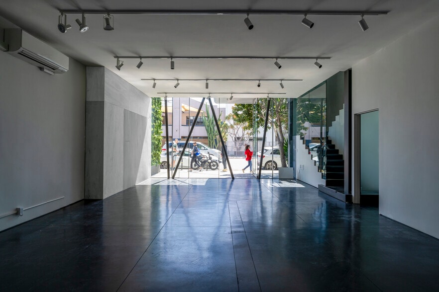 1511 Abbot Kinney Blvd, Venice, CA to rent - Building Photo - Image 2 of 14