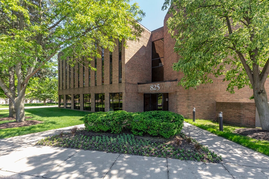 825 Victors Way, Ann Arbor, MI to rent - Building Photo - Image 1 of 3