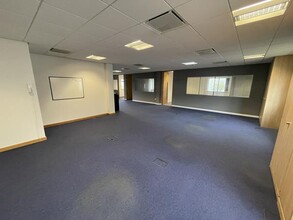 Premier Way, Elland for rent Interior Photo- Image 1 of 9