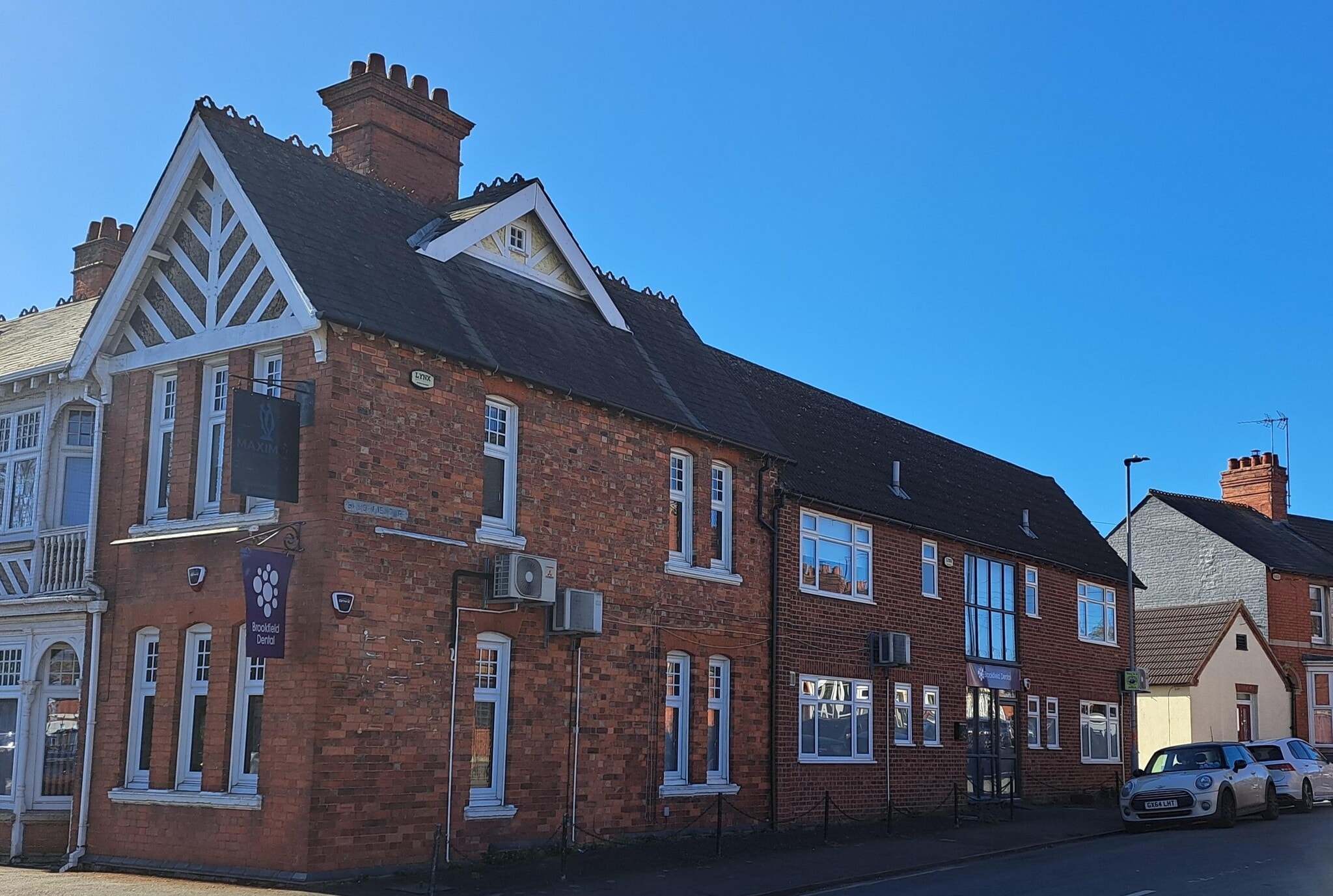 1 Brookfield Rd, Rushden for sale Primary Photo- Image 1 of 4