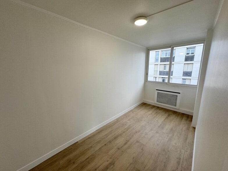 Office in Versailles to rent - Interior Photo - Image 3 of 9