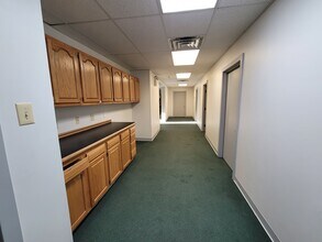 379 Cherry St, Pottstown, PA for rent Interior Photo- Image 1 of 5