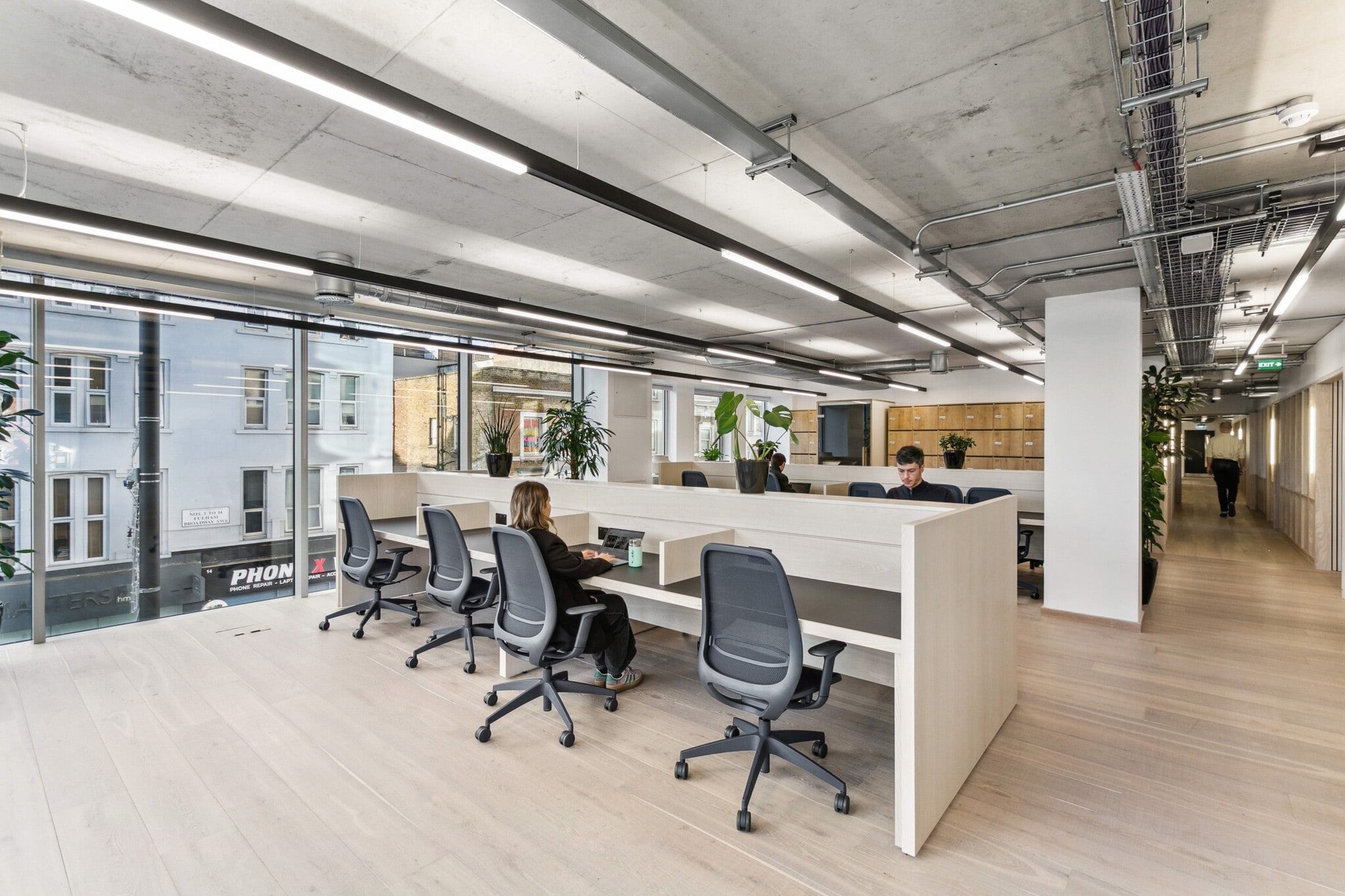 20 Fulham Broa, London to rent Building Photo- Image 1 of 9