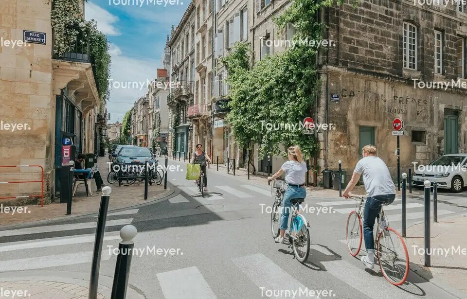 Retail in Bordeaux for sale Building Photo- Image 1 of 2