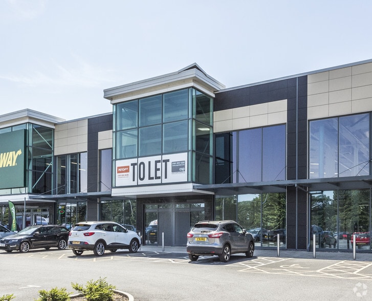 Junction 9 Retail Park, Warrington to rent - Building Photo - Image 3 of 4