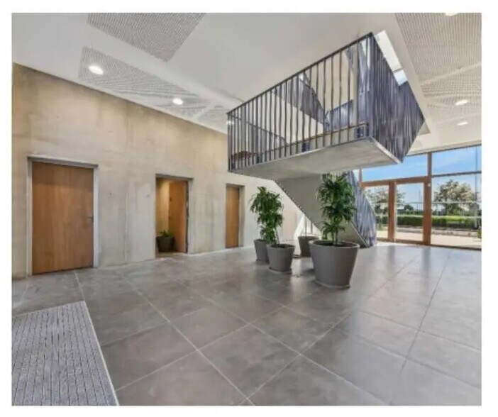 Rue De La Marne, Bron for sale - Lobby - Image 3 of 14