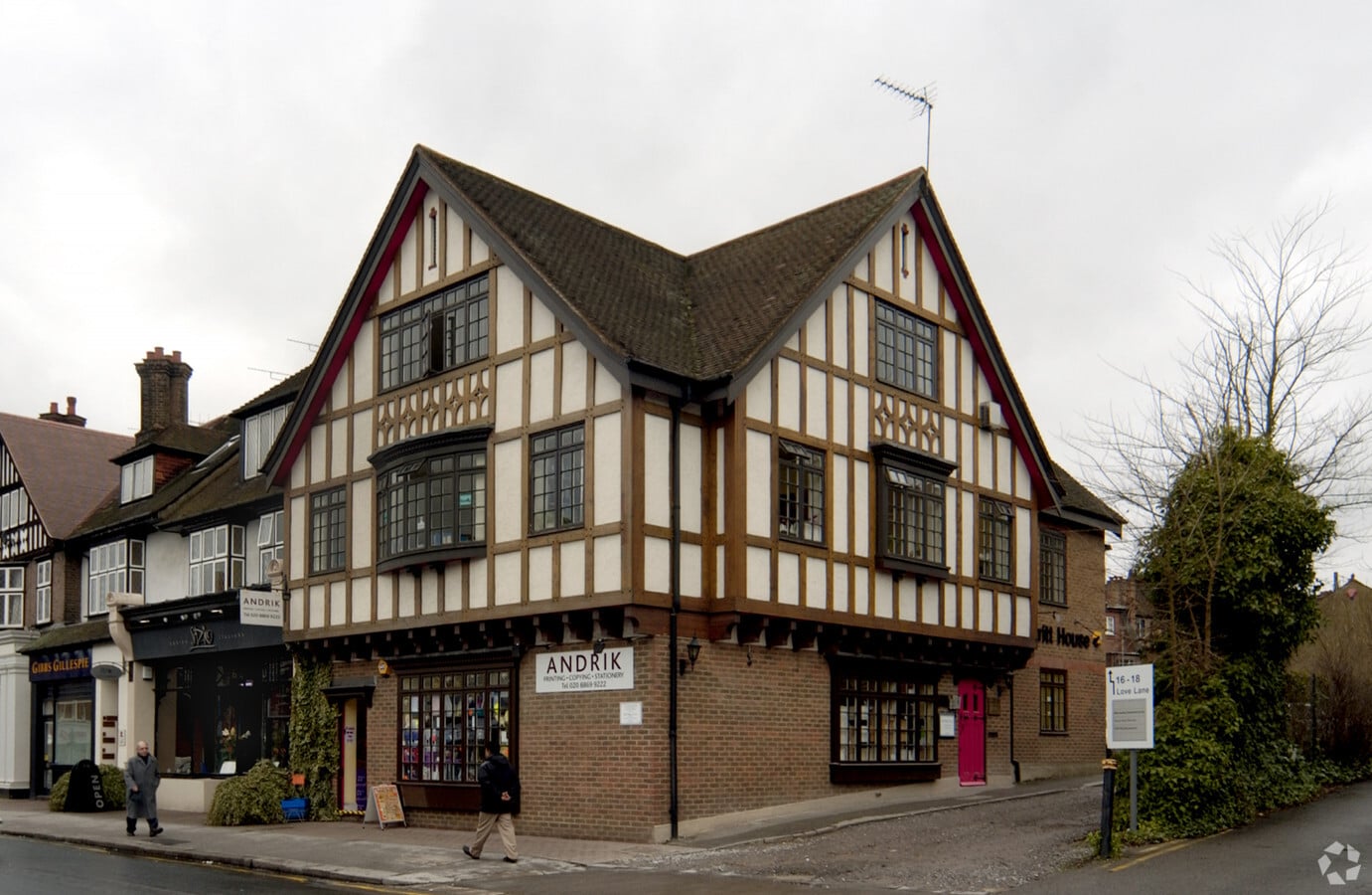 1012 Love Ln, Pinner, HA5 3EF UK