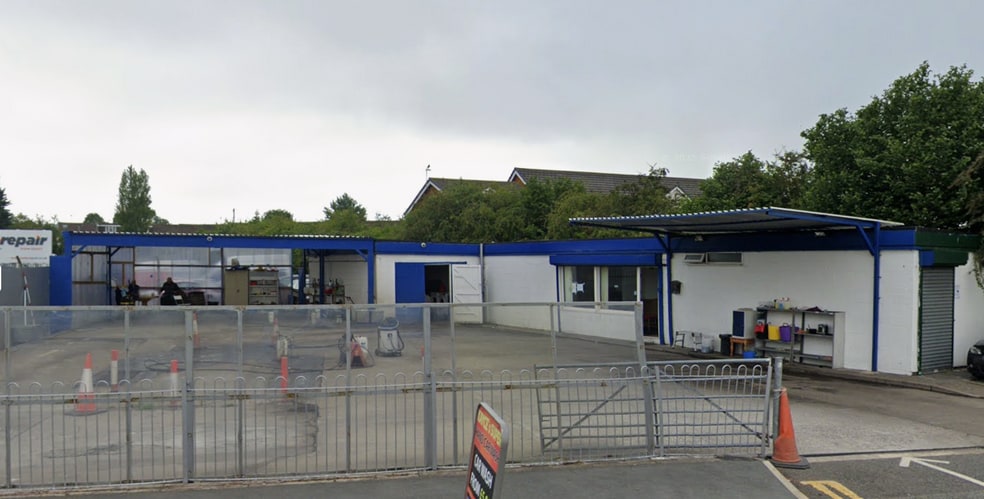 10 Holywell Rd, Deeside for sale - Primary Photo - Image 1 of 2