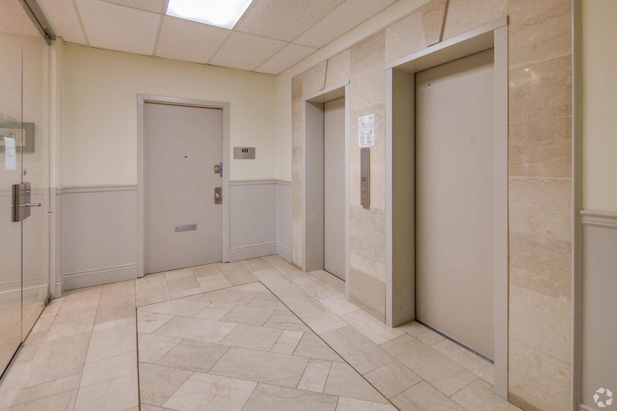 525 Seymour St, Vancouver, BC to rent Interior Photo- Image 1 of 2