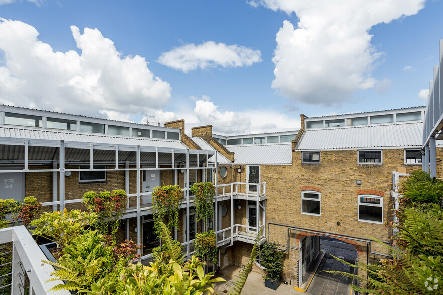 Marlborough Rd, London for rent - Building Photo - Image 3 of 19