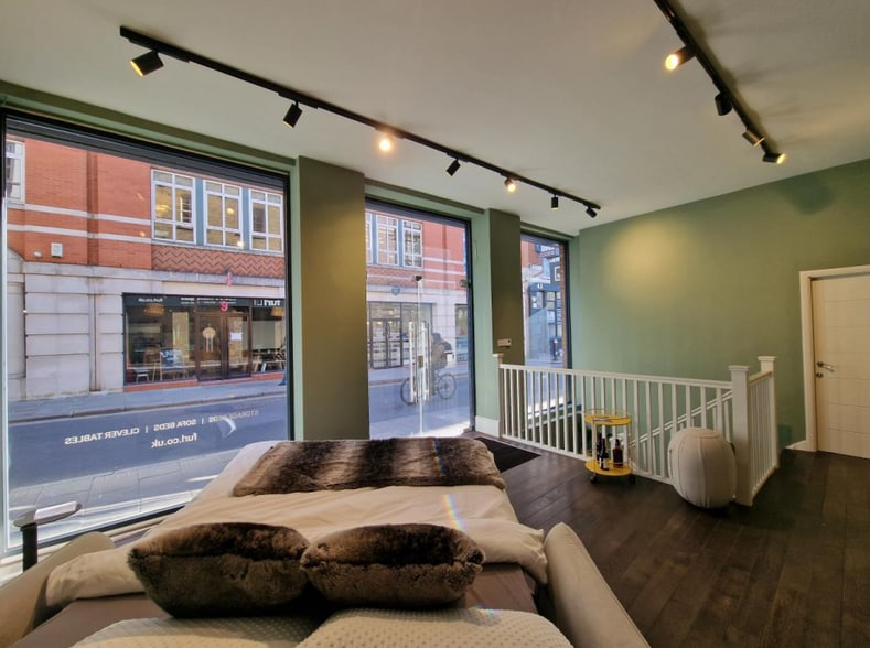 7-8 Carthusian St, London to rent - Interior Photo - Image 3 of 3