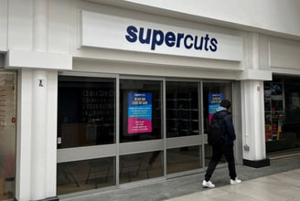 Horne Ln, Bedford to rent Building Photo- Image 1 of 2