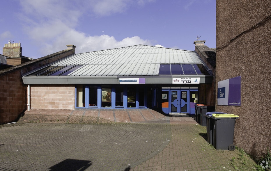 61 Marketgate, Arbroath to rent - Building Photo - Image 3 of 3