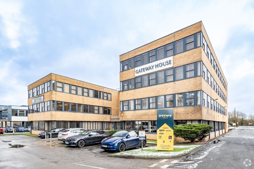 Styal Rd, Manchester to rent - Primary Photo - Image 1 of 3