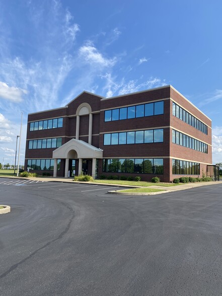 300 Southtown Blvd, Owensboro, KY for rent - Building Photo - Image 1 of 14