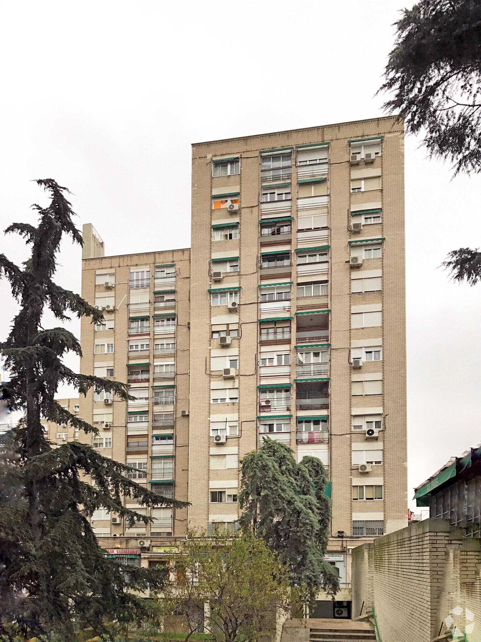 Retail in Madrid, Madrid to rent Primary Photo- Image 1 of 3