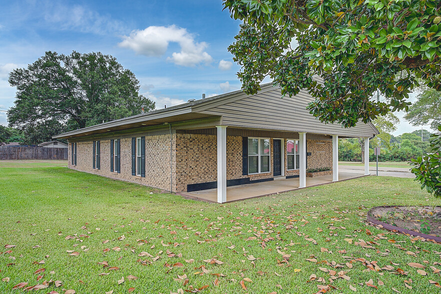 1015 E 35th St, Texarkana, AR for sale - Building Photo - Image 1 of 35