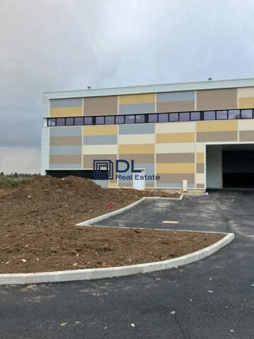 Industrial in Plaisir to rent - Building Photo - Image 2 of 9