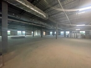 2826 Ross Clark Cir, Dothan, AL to rent Interior Photo- Image 1 of 3