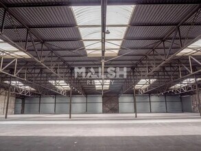 Light Industrial in Vénissieux to rent Interior Photo- Image 2 of 4