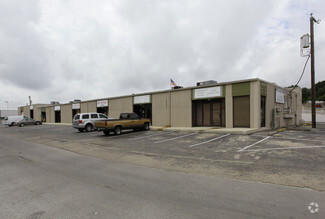 More details for 7102-7176 Oaklawn Dr, San Antonio, TX - Office, Flex for Rent