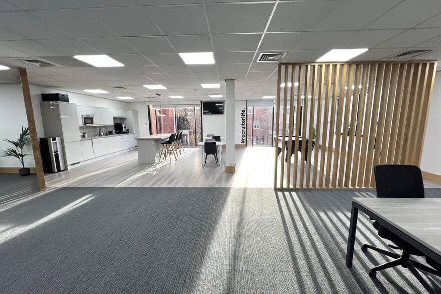 Victoria Rd S, Chelmsford to rent - Building Photo - Image 3 of 12