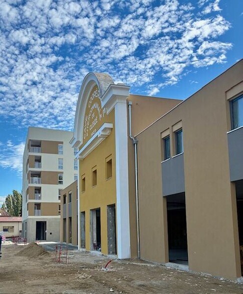 Retail in Gleizé for sale - Building Photo - Image 3 of 8