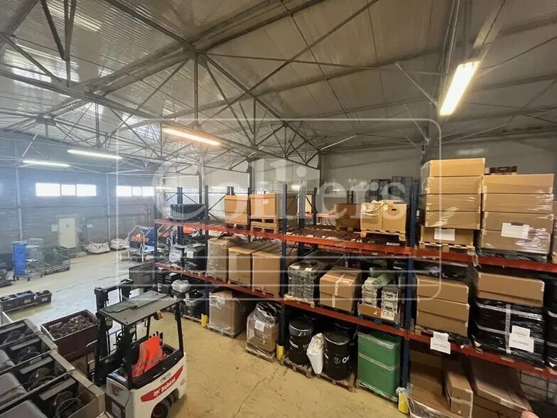 Office in Vitrolles to rent - Building Photo - Image 1 of 10