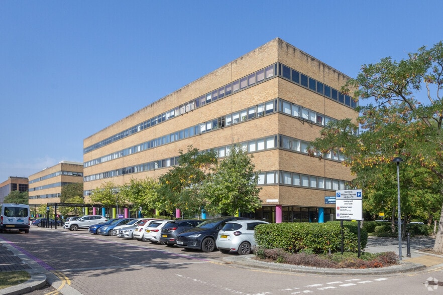 403-445 Midsummer Blvd, Milton Keynes to rent - Building Photo - Image 2 of 2