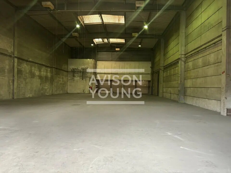 Light Industrial in Saint-Ouen-sur-Seine to rent Interior Photo- Image 1 of 6