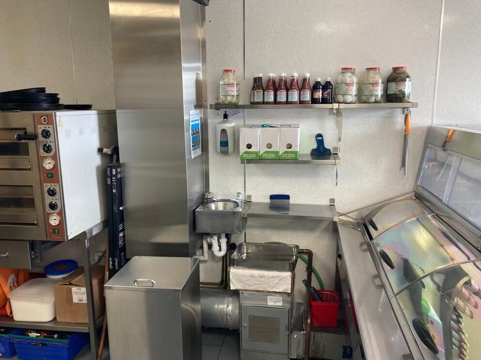 Main St, Cleland to rent Interior Photo- Image 1 of 5