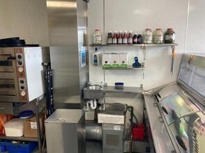 Main St, Cleland to rent Interior Photo- Image 1 of 5