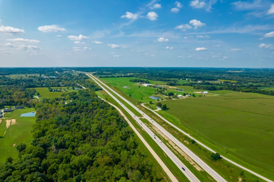 1345 & 1377 Legend Land, Alexandria, OH for sale - Building Photo - Image 3 of 17