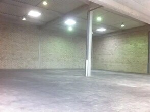 Light Industrial in Élancourt to rent Interior Photo- Image 2 of 2