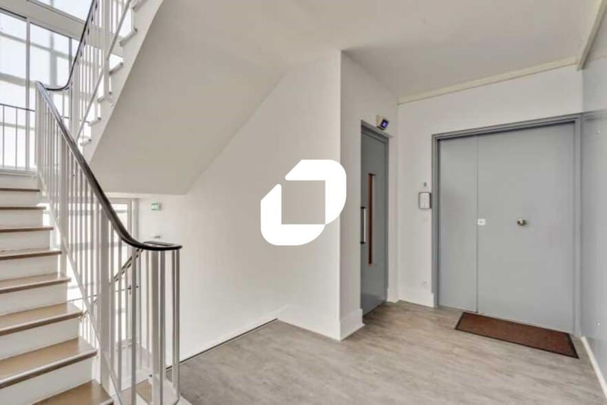 Office in Issy-les-Moulineaux to rent - Interior Photo - Image 3 of 6