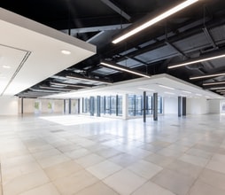 1-7 Stoke Rd, Guildford to rent Interior Photo- Image 2 of 3