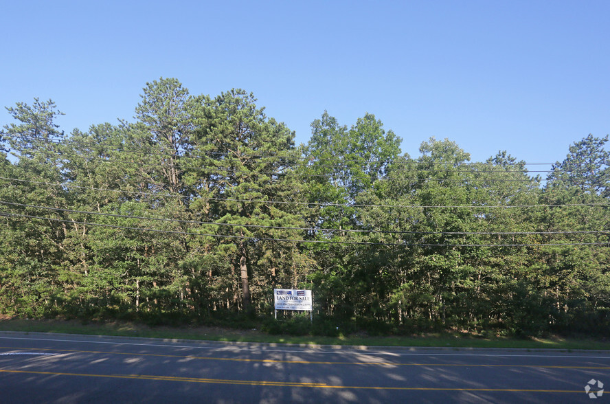 Horseblock Rd, Yaphank, NY for sale - Primary Photo - Image 1 of 1