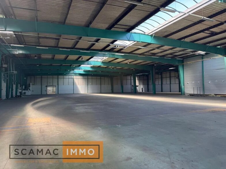 Industrial in Moissy-Cramayel to rent - Building Photo - Image 2 of 10