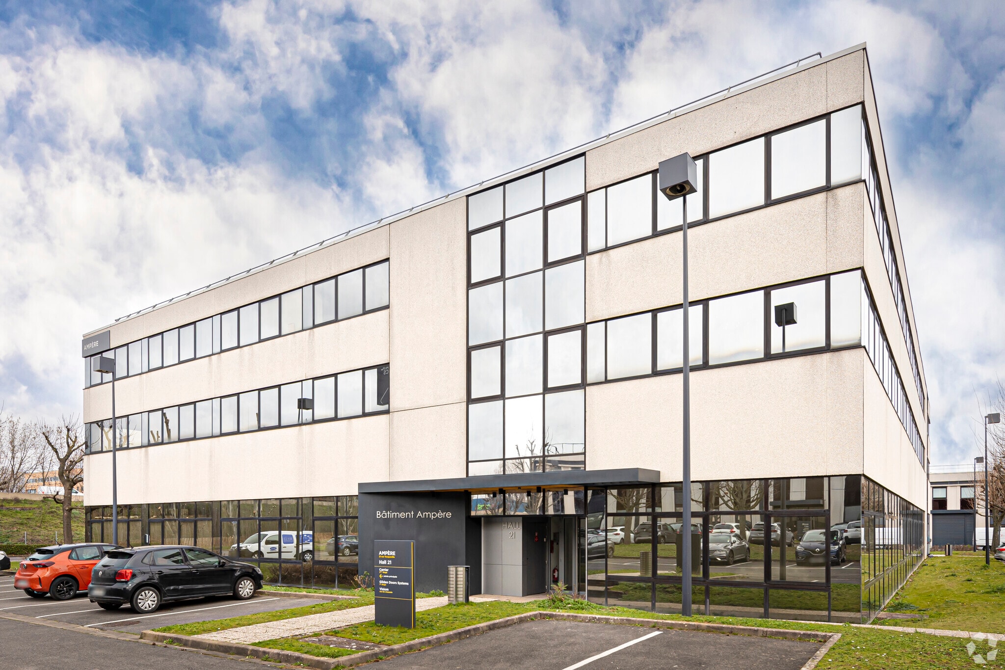 19 Rue Alexis De Tocqueville, Antony to rent Primary Photo- Image 1 of 4