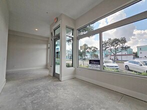 2875 Central Avenue, Saint Petersburg, FL for rent Interior Photo- Image 2 of 6