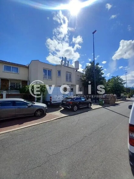 Office in Clamart to rent - Building Photo - Image 1 of 6