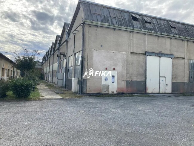 Vente Local d'activités 3 093 m²
