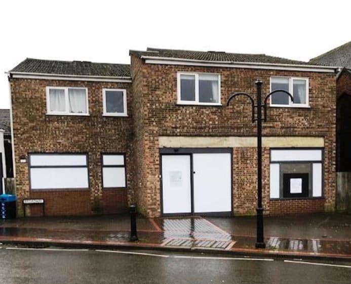 7 Broadway, Woking for sale - Primary Photo - Image 1 of 1