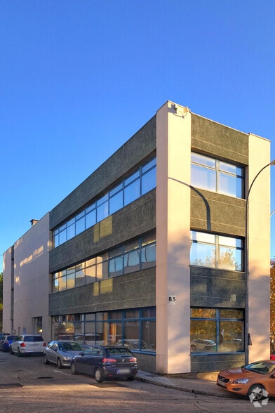 Office in Alcobendas, Madrid for sale - Building Photo - Image 2 of 10